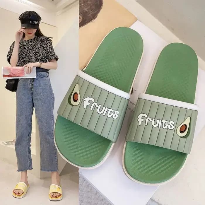 Pantoufle plate femme été nouveau 2025 maison intérieure confortable sandales mignonnes avec Promotion chaud