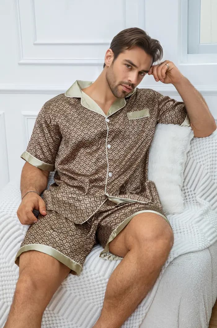 Ensemble de pyjama en satin à imprimé vintage pour homme