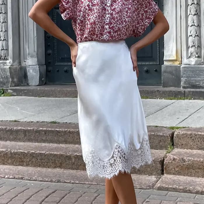 Ensemble 2 pièces Tuularose : Robe longue décontractée en dentelle et caraco tendance pour femme – Idéal pour les vacances et les soirées Y2K