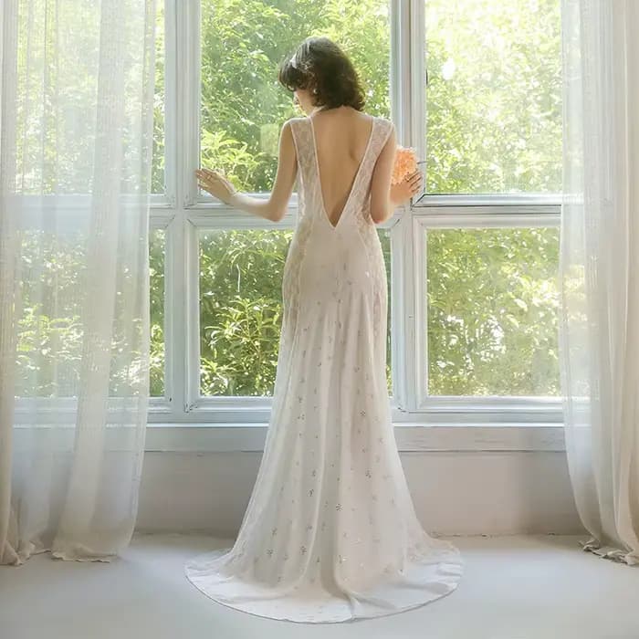 Robe de nuit de luxe pour femme blanche longue style princesse en polyester et élasthanne col en V ajustée pour nuit d'été