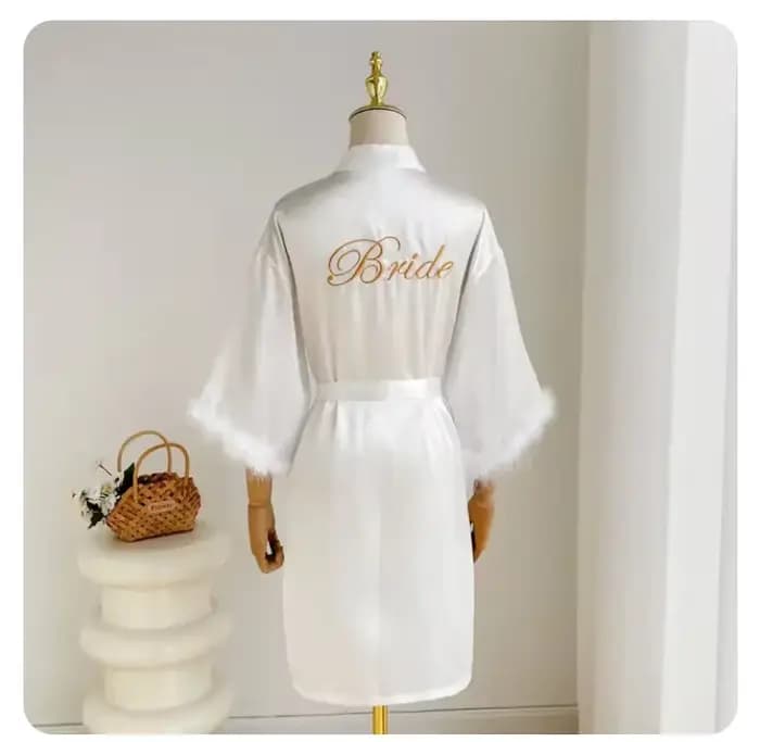 Peignoir en satin blanc avec plumes pour femme, robe de mariée, kimono sexy pour demoiselle d'honneu