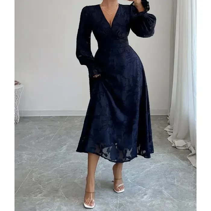 Robe à manches longues en dentelle en V profond