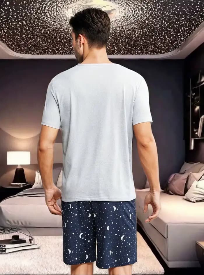 Un ensemble de pyjamas et de vêtements décontractés pour la maison
