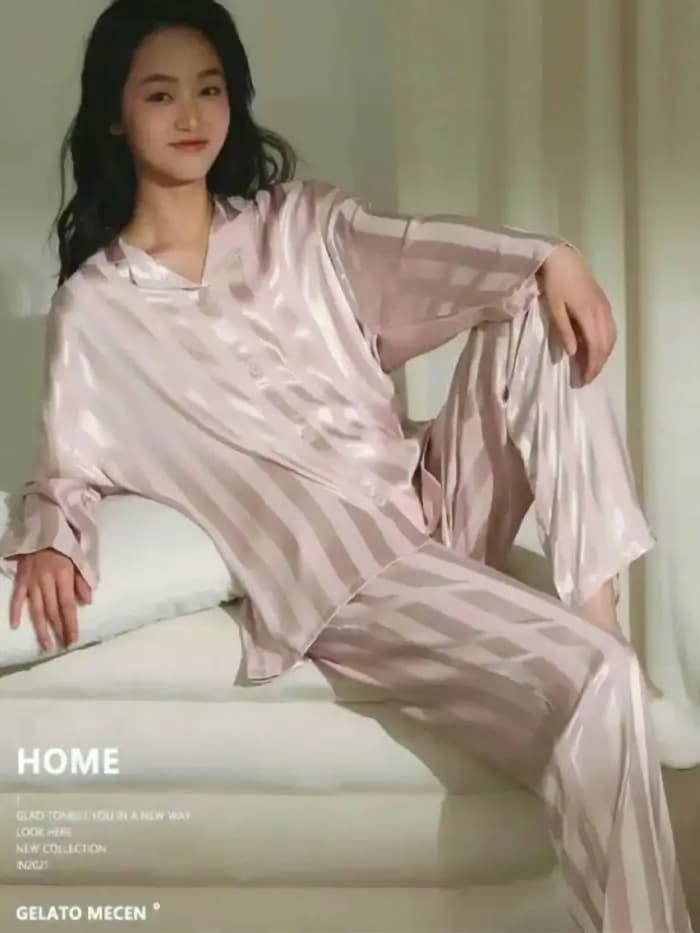 Ensemble de pyjama rayé pour femme