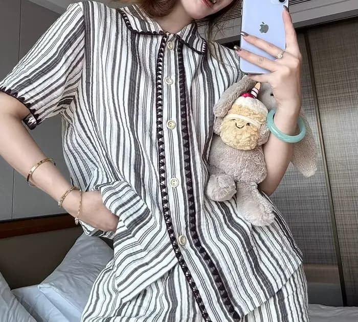 Pyjama rayé 2026 pour femme – Ensemble d'été à manches courtes avec cardigan haut de gamme pour la maison
