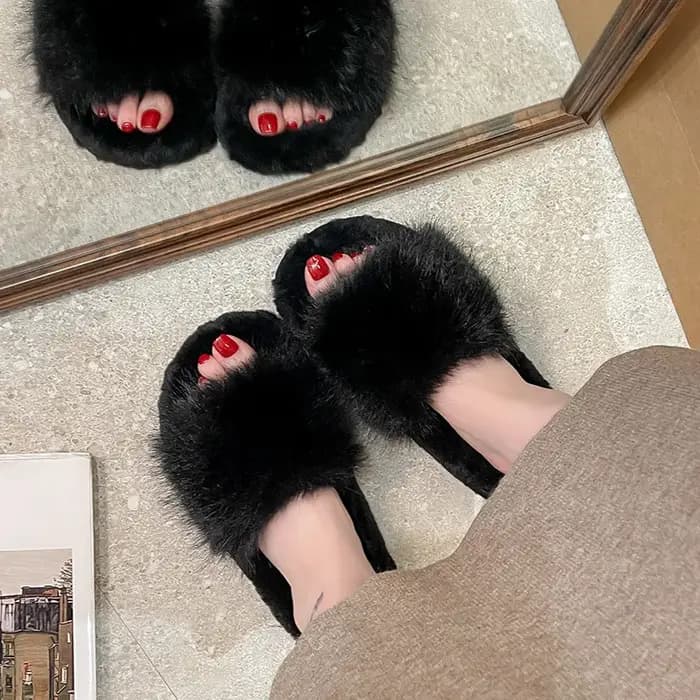 Pantoufles en fourrure pour femmes