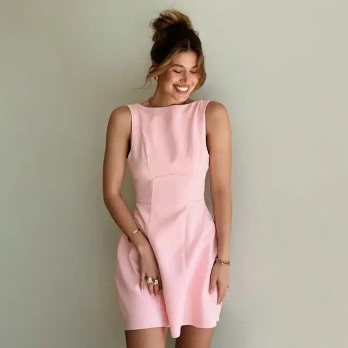 Robe sans manches 2026 Nouvelle collection été Couleur unie Col halter Jupe courte coupe trapèze