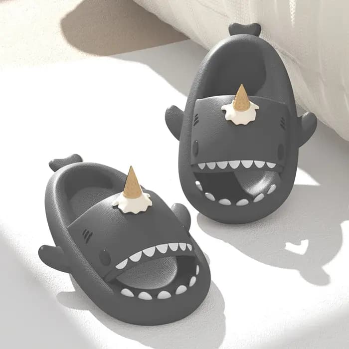 Pantoufles requin pour hommes et femmes