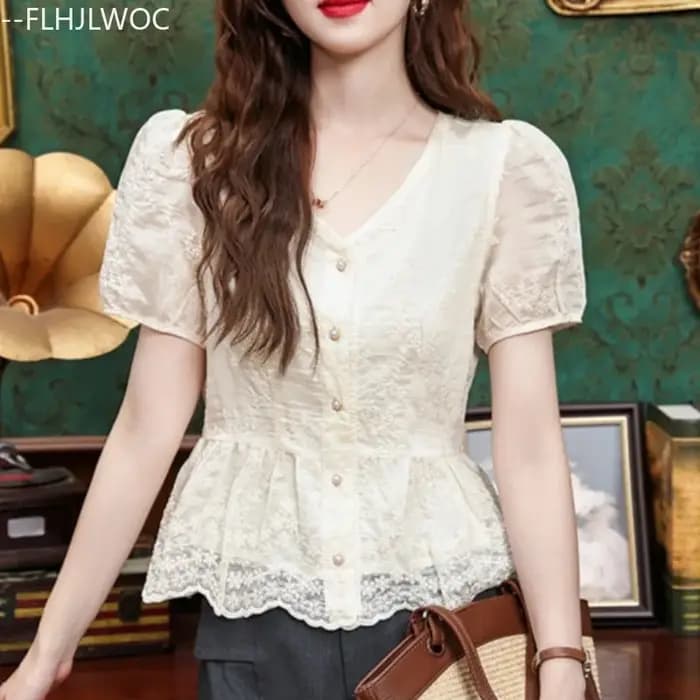 Peplum hauts chemisiers nouvelle mode femmes été à manches courtes mignon doux filles broderie dentelle rétro Vintage haut bouton chemises