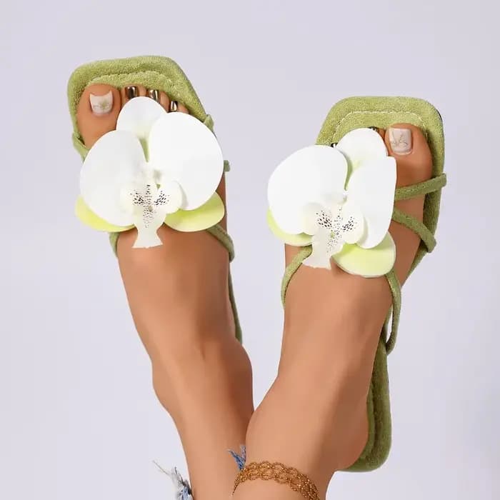 Nouvelles pantoufles à enfiler pour femmes