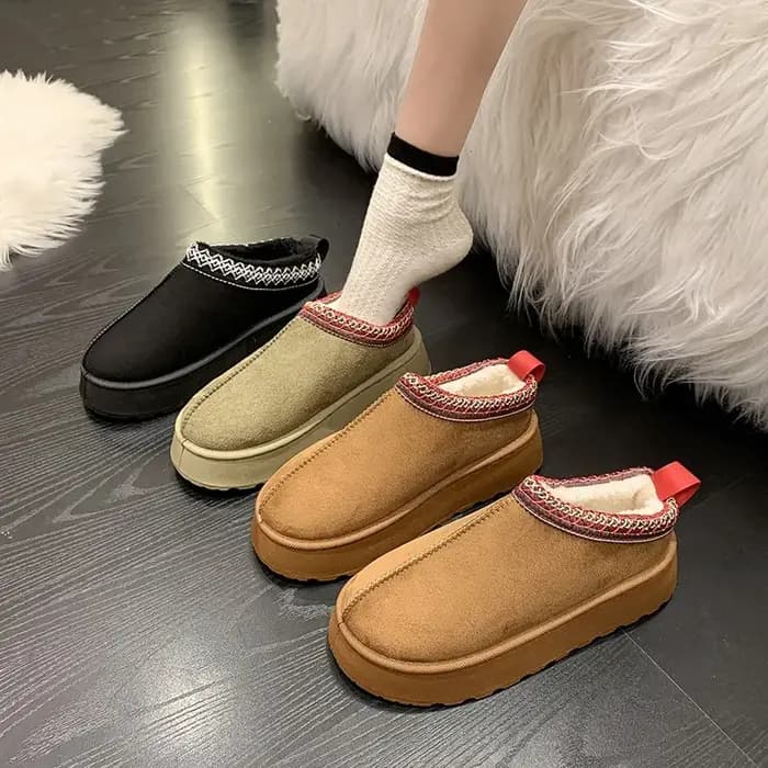 Feslishoet hiver femme pantoufles intérieur en peluche semelle antidérapante fond épais broder mode