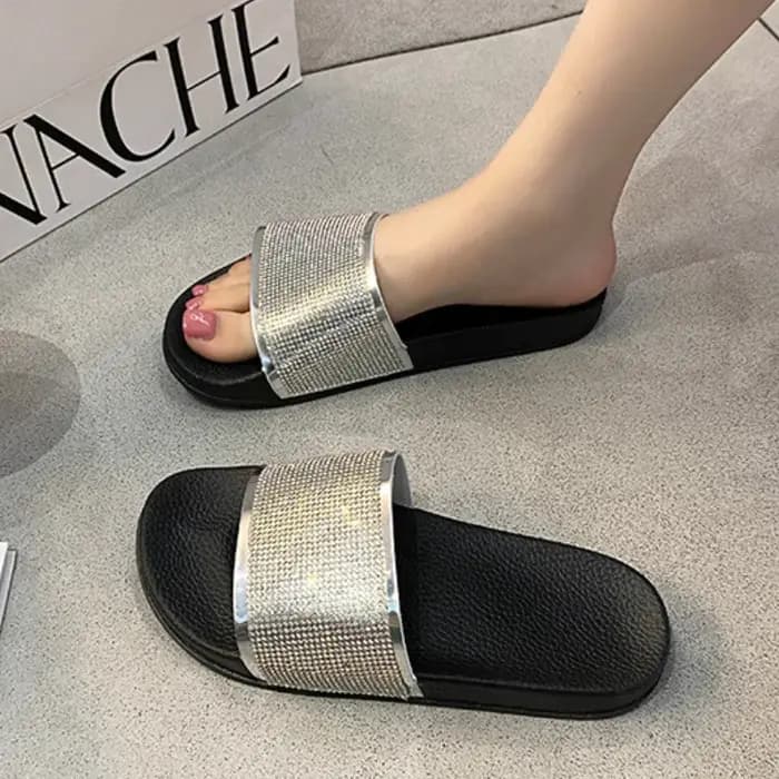 Pantoufles de mode européenne et américaine 2024