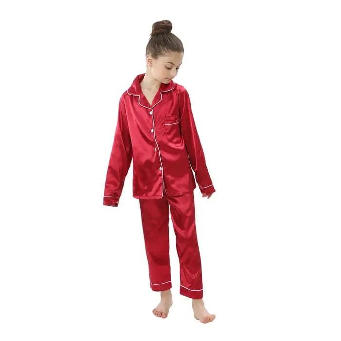 Adolescent vêtements de détente enfants maison