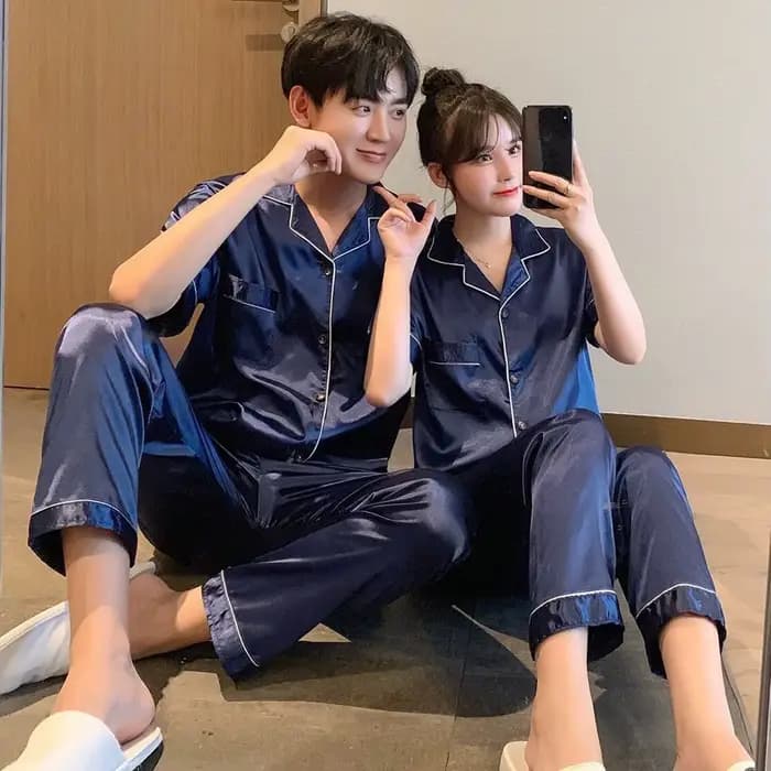Ensemble de pyjamas assortis à manches courtes pour hommes et femmes