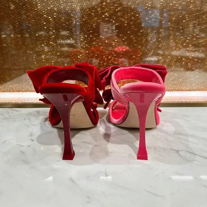 Mules en velours rose avec nœud
