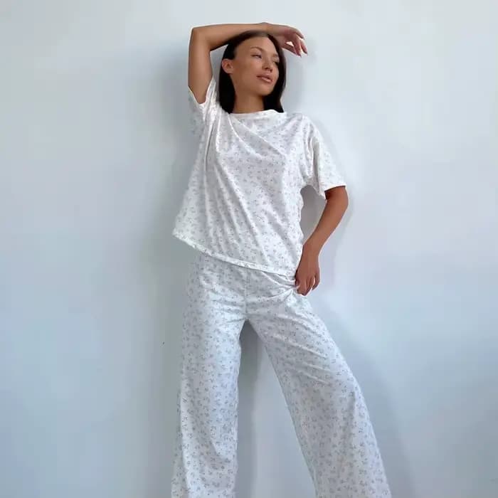 Nouveaux pyjamas pour femmes de style américain avec imprimé floral en forme de cœur