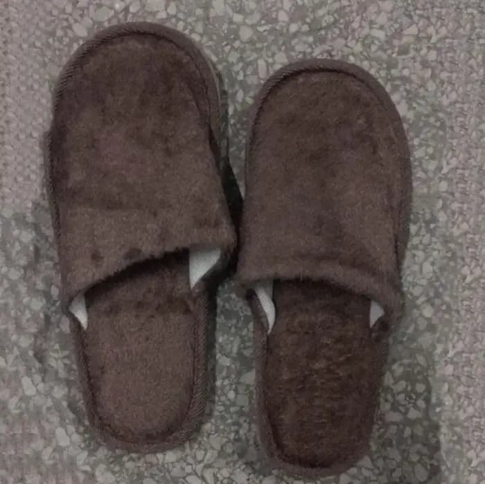 Pantoufles de maison en peluche de couleur unie pour hommes et femmes, pantoufles chaudes en coton p