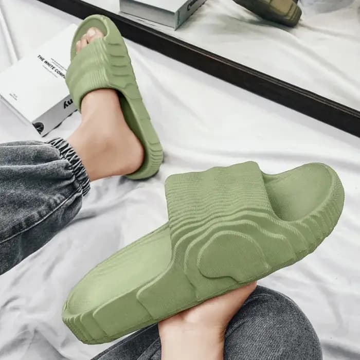 Pantoufles Souples d'Nikpour Homme et Femme