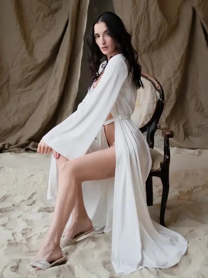 Robe de nuit en Satin blanc et noir pour femmes