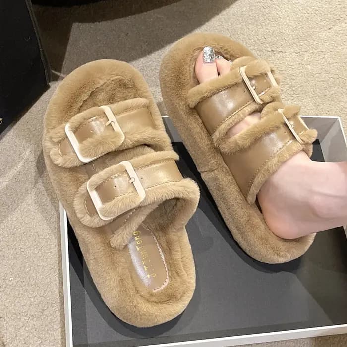 Pantoufles en fausse fourrure pour femmes