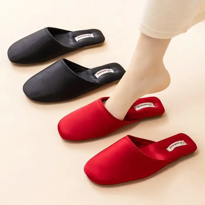 Pantoufles en satin de couleur unie pour femmes