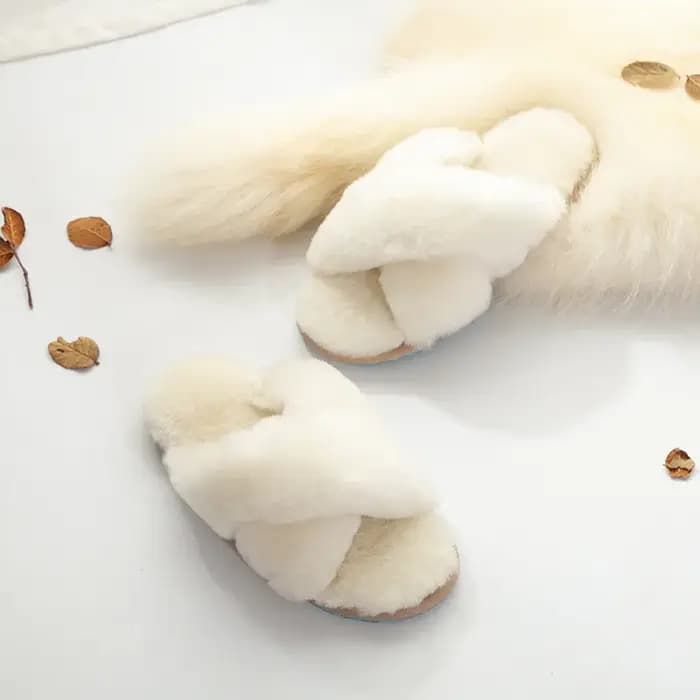 Pantoufles d'intérieur en laine véritable pour femmes