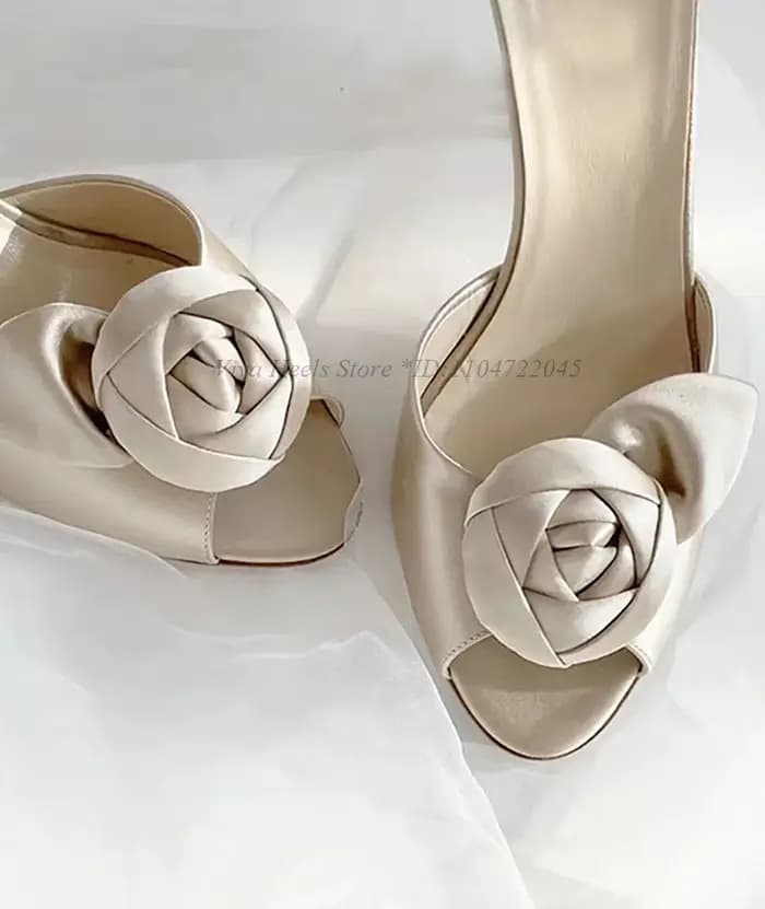 Vintage Rose décor Violet Satin pantoufles femmes 2025 été nouveau en noir/blanc talons hauts confortable en cuir souple Mules Design chaussures