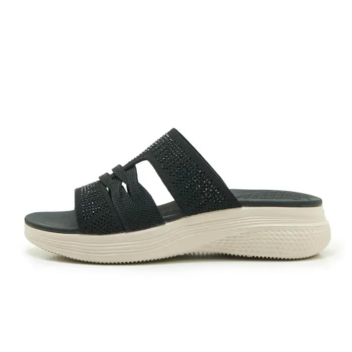 Pantoufles super légères pour femmes, nouveau style tendance, à porter à l'extérieur, avec strass, semelle épaisse, utilisables comme pantoufles rafraîchissantes.