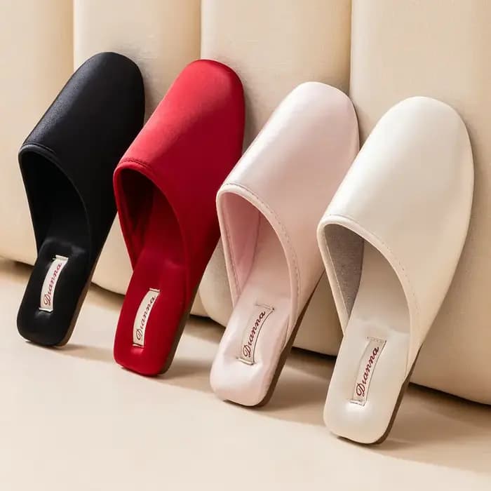 Pantoufles en satin de couleur unie pour femmes