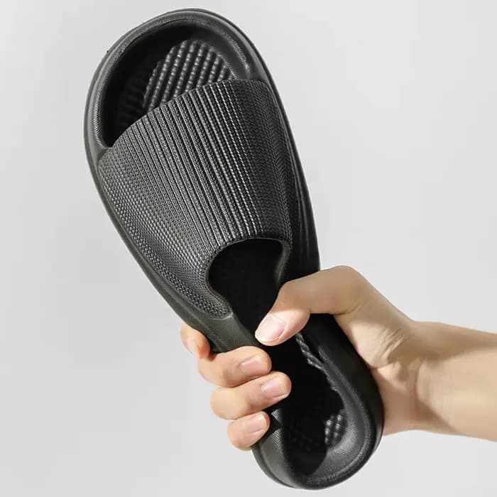 Grande taille 47 48 hommes pantoufles lumière EVA semelle souple confort chaussures décontractées maison salle de bain anti-dérapant tongs été plage sandales