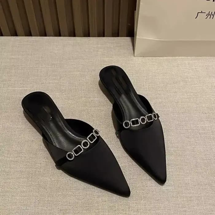 Dames pantoufles mode femmes été 2025 nouvelle femme concepteur bout fermé pointu robe Sexy tempérament Muller chaussures