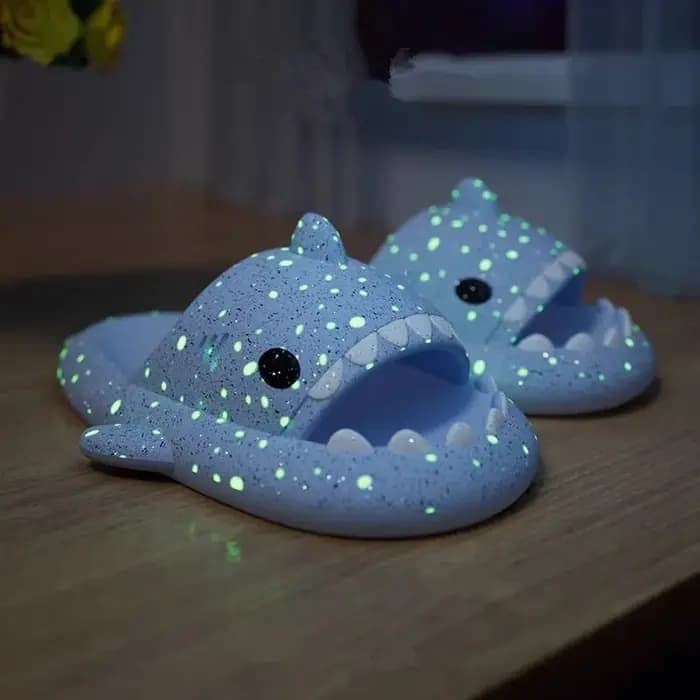 Pantoufles de requin lumineuses pour couples