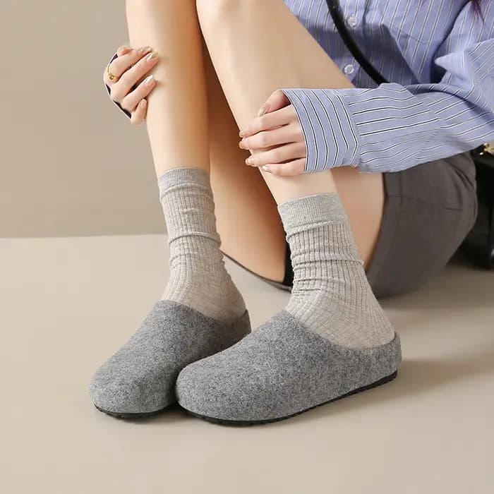 Pantoufles sabots confortables en daim pour femmes