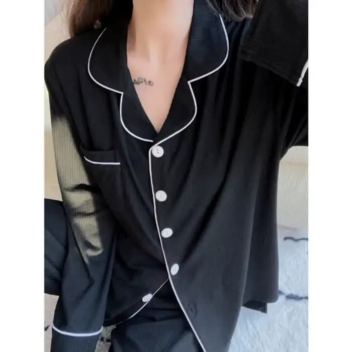 Pyjama en coton blanc uni à manches longues et col rabattu pour femme vêtement de nuit et de salon confortable pour le printemps