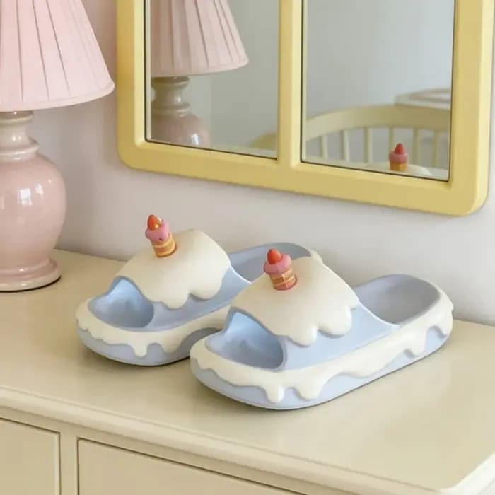 Pantoufles créatives et confortables en forme de gâteau à la crème