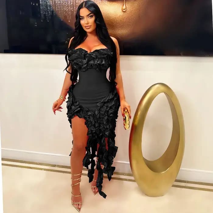 Robe de soirée élégante sans bretelles plissée à volants pour femme