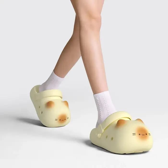 Nouvelles pantoufles design 3D en forme de patte de chat pour femmes