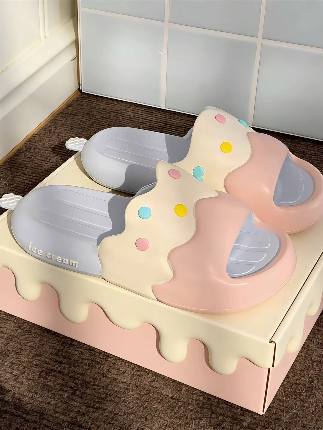 Pantoufles d'été pour femmes, jolies diapositives Ice Pop pour l'extérieur et la maison, antidérapan