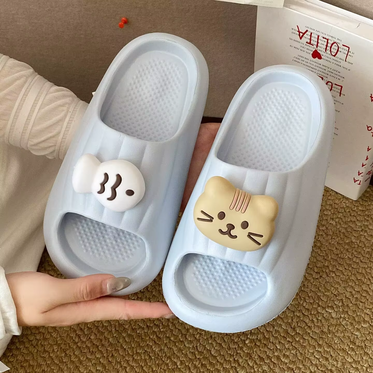 Pantoufles mignonnes bleues pour femmes, pantoufles antidérapantes