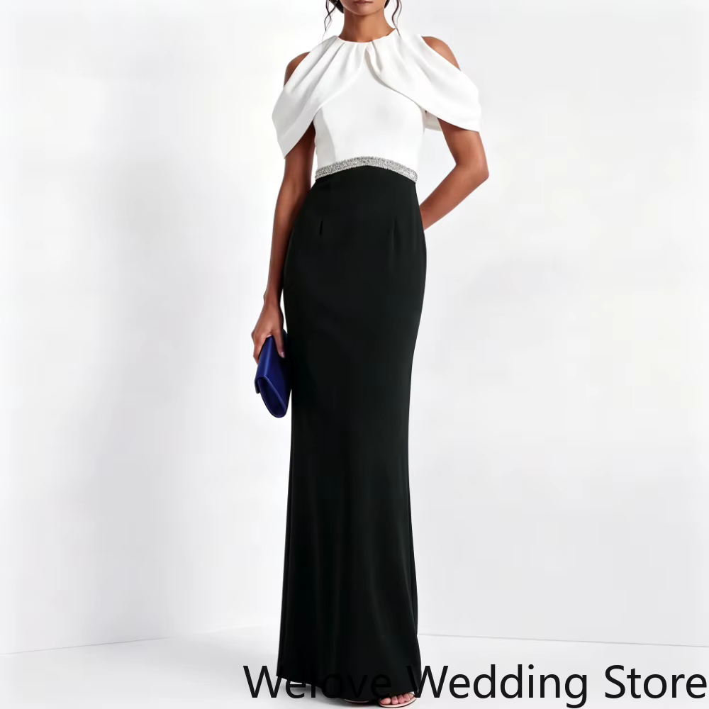 Robe de soirée blanche formelle pour invitée de mariage, col halter, épaules dénudées, corsage drapé