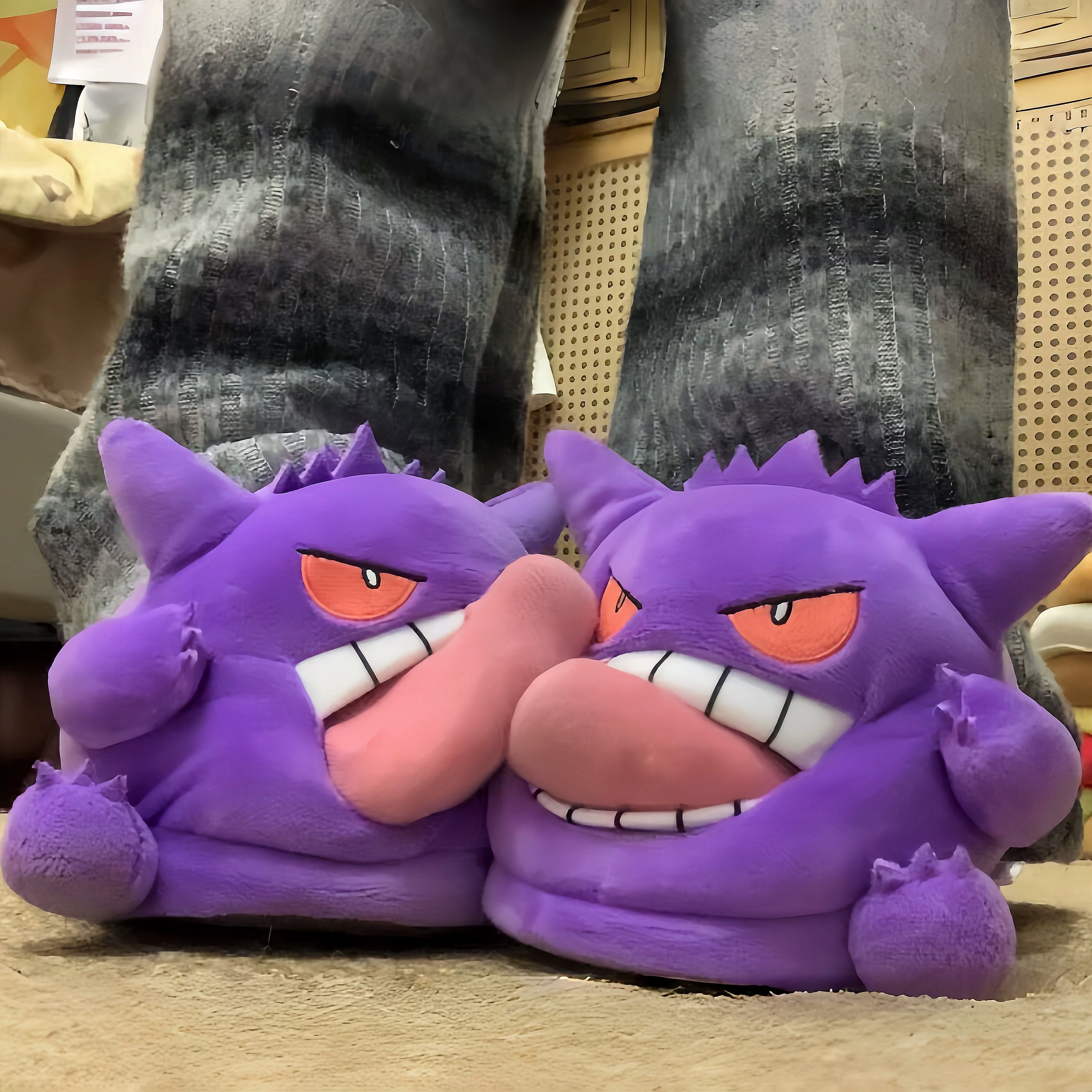 Nouvelles pantoufles Gengar 2026 – Design amusant avec langue dégagée, semelle souple, mignonnes, co