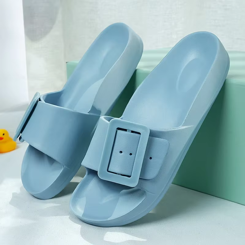 Pantoufles de couleur unie pour femmes à la maison, nouvelles chaussures de plage antidérapantes pou