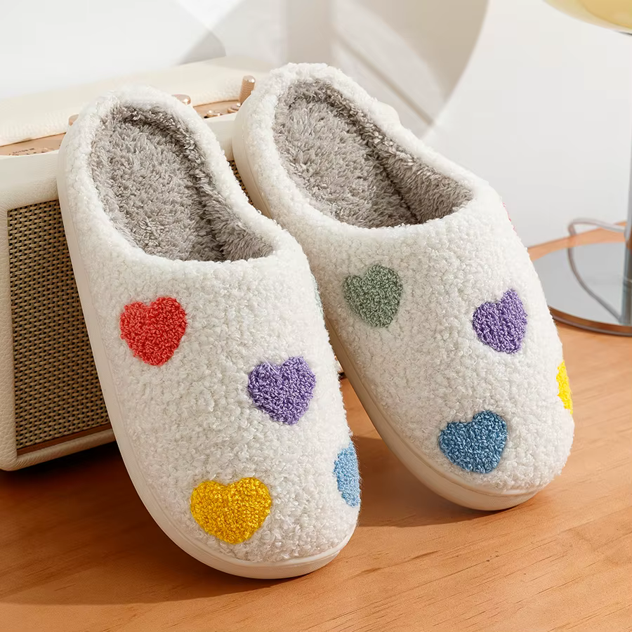 Pantoufles en forme de cœur pour femmes, couleur mignonne, broderie de saint-valentin, amour romanti