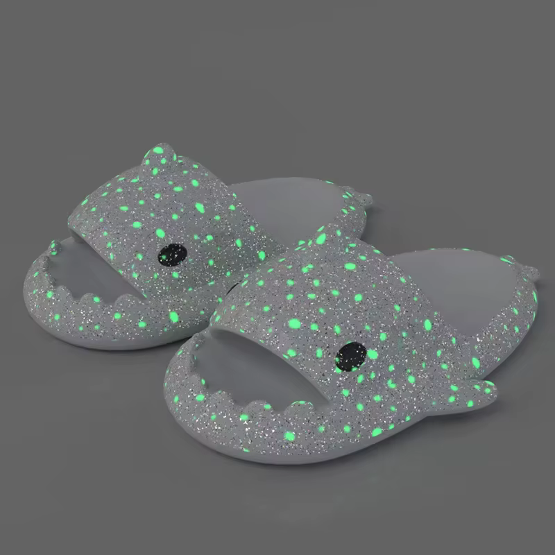 Pantoufles de requin lumineuses de noël pour femmes et hommes, sandales antidérapantes d'intérieur d