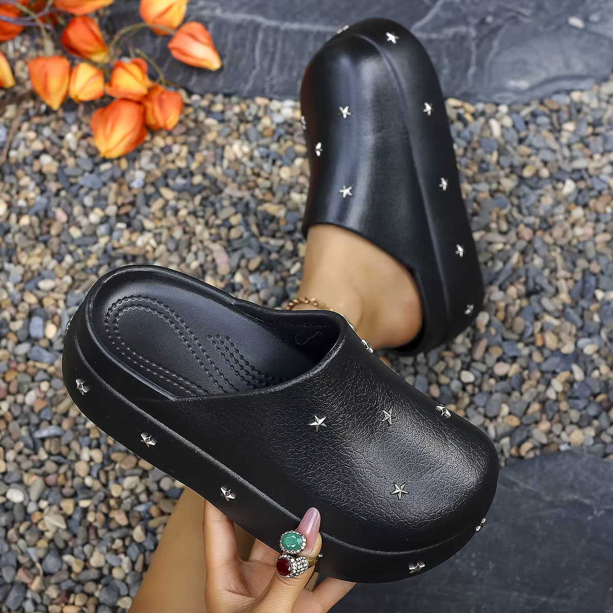 Mules compensées d'été pour femme à étoiles cloutées, bout fermé, antidérapantes, confortables, déco