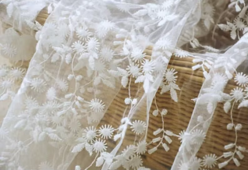 Tissu en dentelle brodée de tournesol en coton, gaze ivoire, tissu en Tulle à deux bords pour robe d
