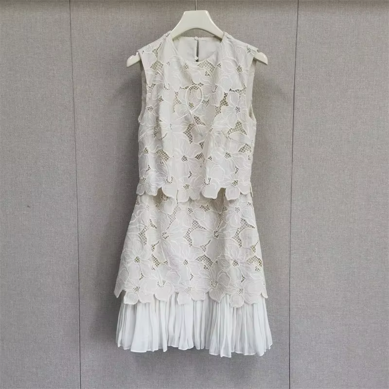 Robe sans manches beige pour femmes : dentelle florale 3D, ourlet à volants superposé, robe de soiré