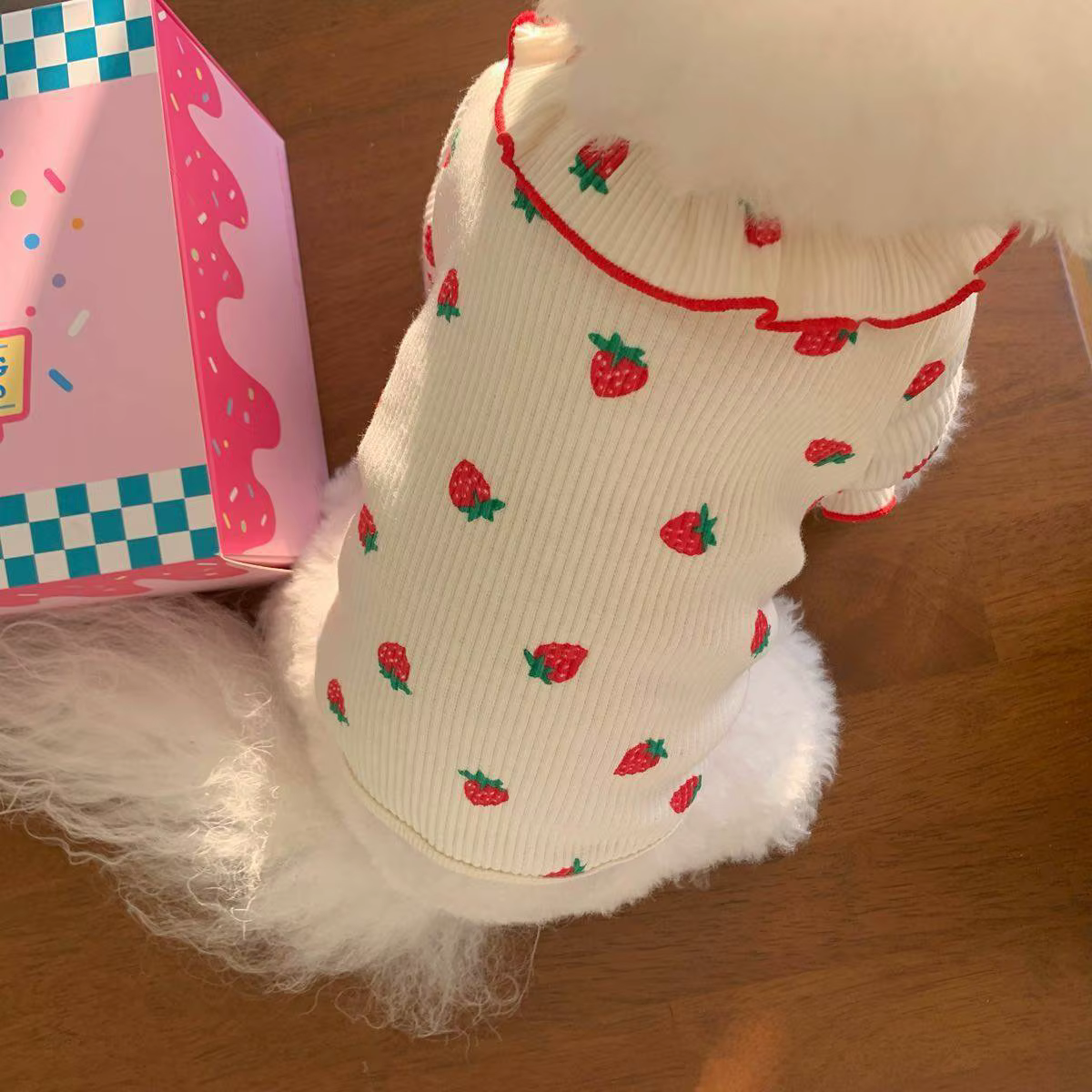 Vêtements d'été respirants pour petits chiens, fraise, vêtements mignons pour chats et petits chiens