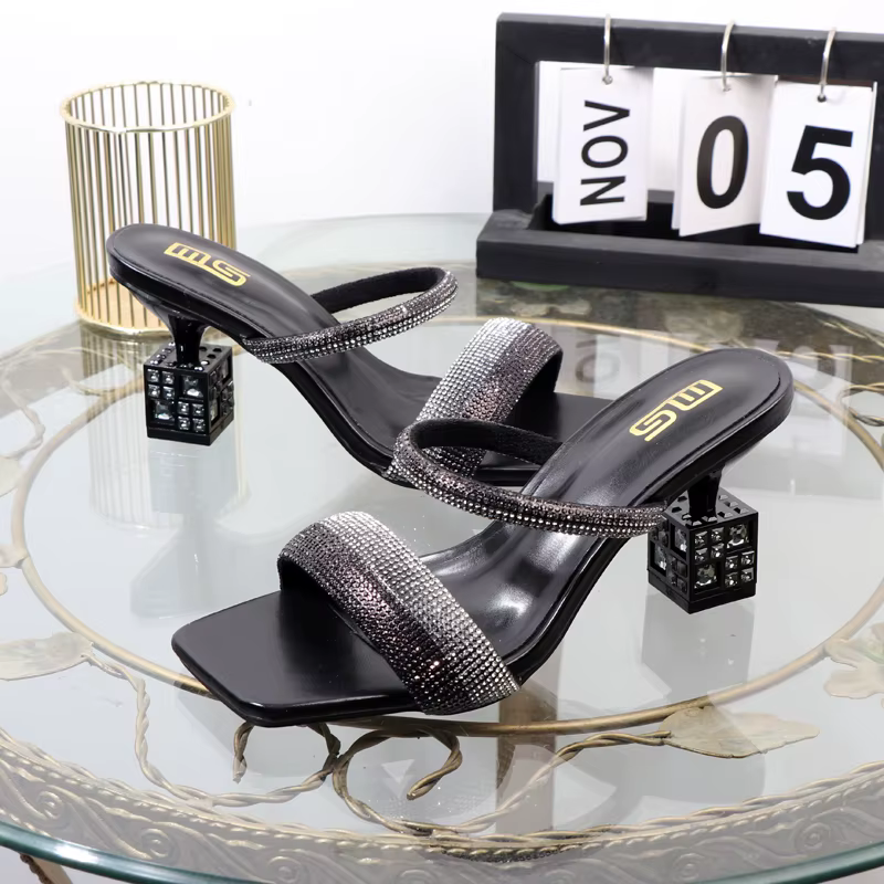 Pantoufles françaises luxueuses pour femmes, nouvelles chaussures de forme spéciale avec strass, tal