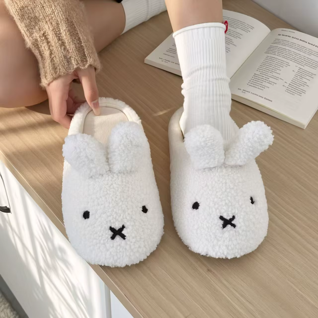 Miffy hiver confort chaud dessin animé mignon anti-dérapant pantoufles Kawaii en peluche coton panto